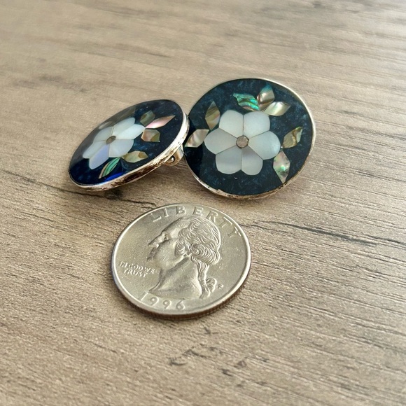 Vintage Alpaca Mexico Floral Inlay Clip On Earrings - Picture 4 of 6